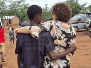 Nieuwsupdate van 8 februari – Op de terugweg uit Entebbe: massale bekeringen en genezingen zetten door